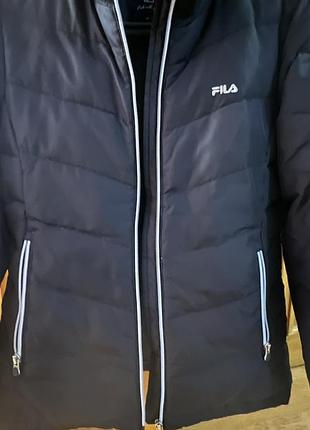 Жіноча куртка fila, чорна. розмір s