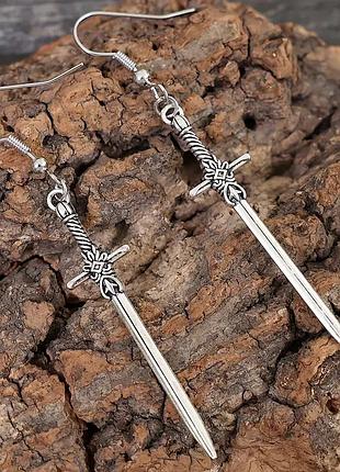 Крутые серьги меч шарики магия рок готика серьги
