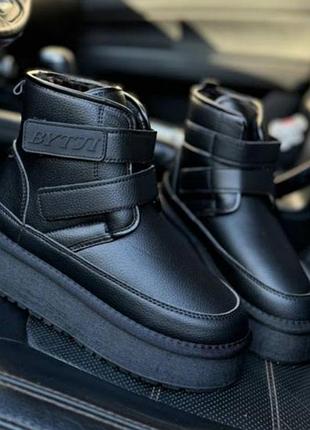 Стильні зручні уггі на липучках, теплі чорні кросівки, хайтопи в наявності, базова чорна тепла модель