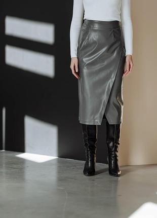 Спідниця від українського бренду jo’da. екошкіра , сірого кольору.