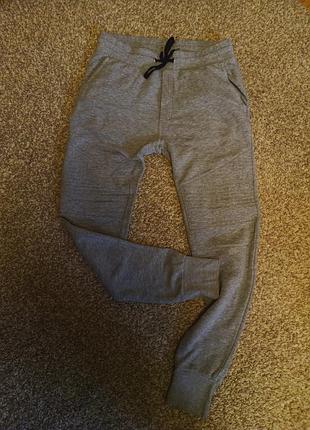 Спортивные штаны