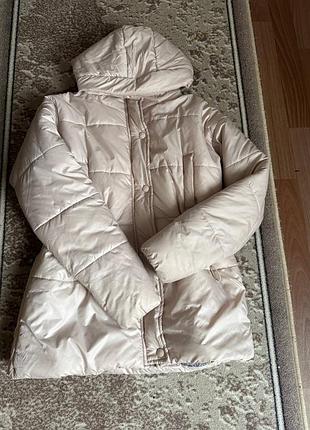 Женская зимняя куртка с капюшоном