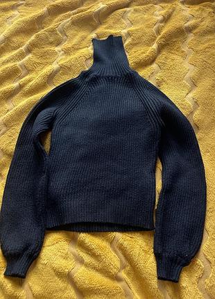 Жіночий вʼязаний светр