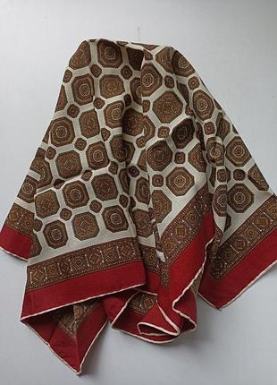 Хустка тепла бардо