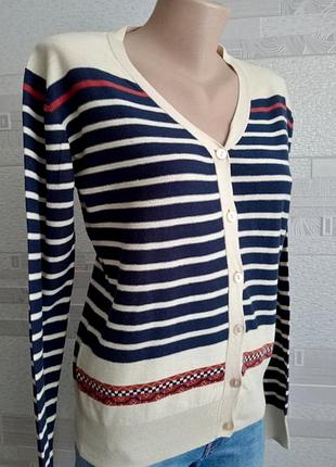 Стильний пуловер