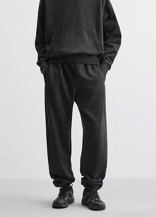 Штани джогери з легкою потертістю zara