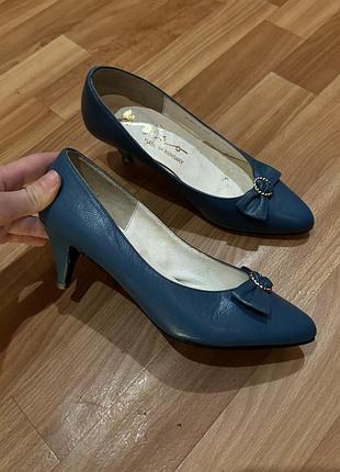 Вінтажні голубі туфельки 37 р