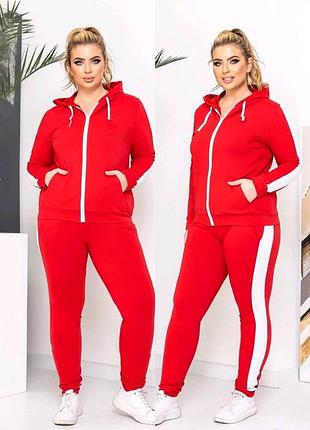 Жіночий костюм