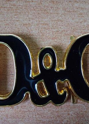 Пряжка — емблема dolce&amp;gabbana на одяг, сумку, пояс.