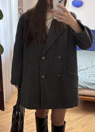 Сіре вовняне пальто у розмірі xl