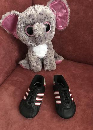 Взуття для немовляти (оригінал)