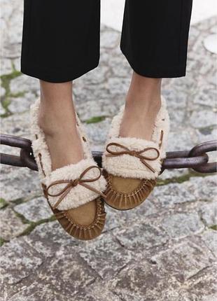 Zara утеплені туфлі мокасини з натуральної замші лофери з овчиною