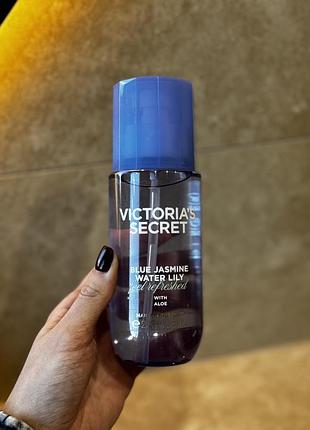 Парфюмированный спрей victoria's secret blue jasmine water lily hair & body mist