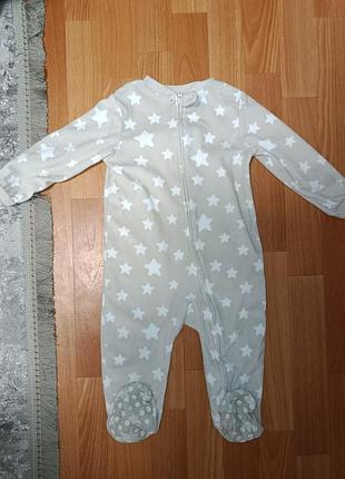 Флисовый человечек в звездочки 12-18 месяцев
h&amp;m