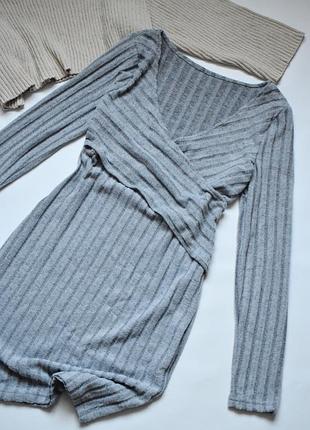 Мягкое платье с длинным рукавом в широкий рубчик