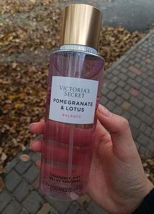 Victoria's secret pomegranate&lotus limited. свіжий аромат, фруктово-квітковий