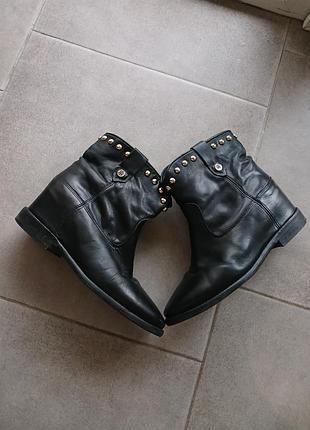 Кожаные качественные ботинки