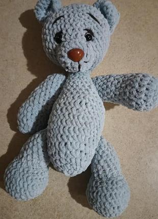 Ведмедик вязаний