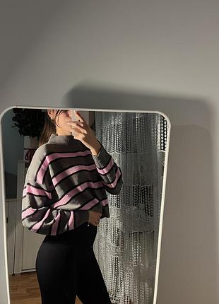 Светр укорочений