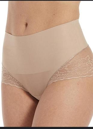 Коригуючі  безшовні трусики