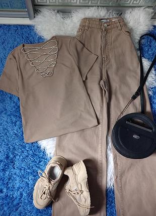 Джинси bershka+футболка зі стразовим шнуром.