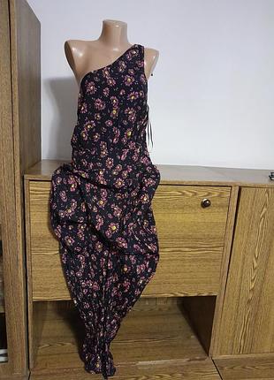 Комбинезон новый с брюками новый