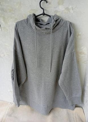 Толстовка в идеальном состоянии.