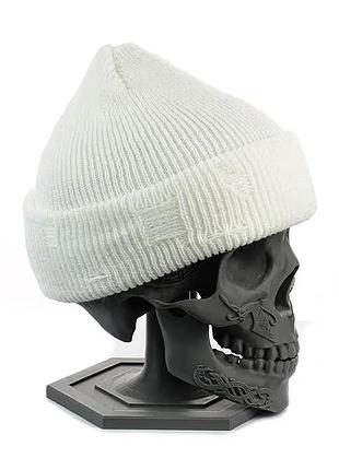 Рваная шапка-бини двухслойная бомжатка белая