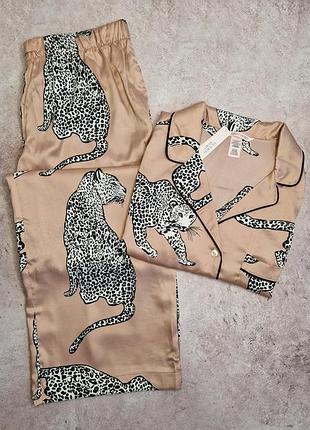Сатиновая пижама штанишками с леопардами, цвета карамели от бренда victoria ́s secret 🇺🇸  оригинал