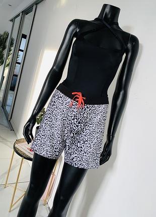 Шорты fox женские бордшорты с анималистичным принтом h2o, размер 8, черно-белые