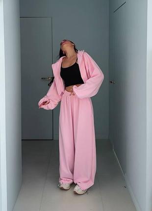 Той самий ідеальний базовий костюм в який ти закохаєшся з першого погляду   манжети на рукавах та знизу кофти виконані з рібани ☝🏻 штани з фіксаторами