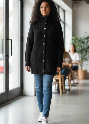 Универсальный удлиненный кардиган на пуговицах с высоким воротником с отворотом deval
