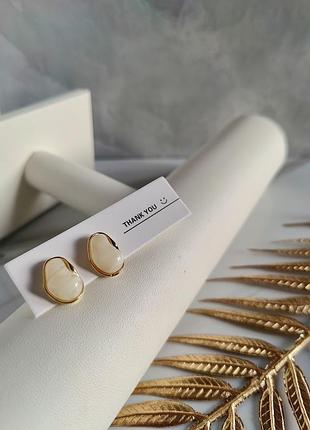 Женские серьги на ушко в золотистом цвете, бижутерия