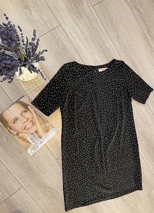 Чорне плаття в горошок