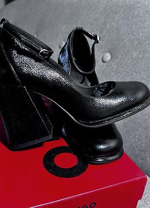 Hugo , неймовірні туфлі