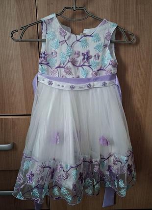 Платье нарядное на 4-6 лет