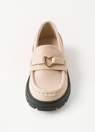 Бежеві лофери zara 27р