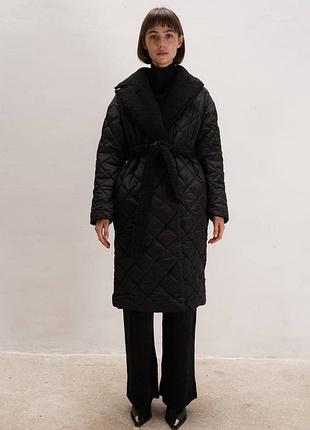 Стьоьане пальто з хутряним коміром