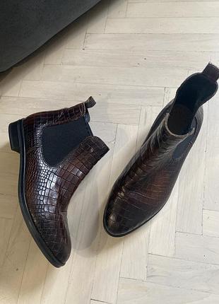 Челсі-чоботи з тисненням під крокодила 37 розмір
