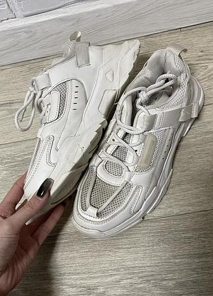 Кросівки жіночі білі