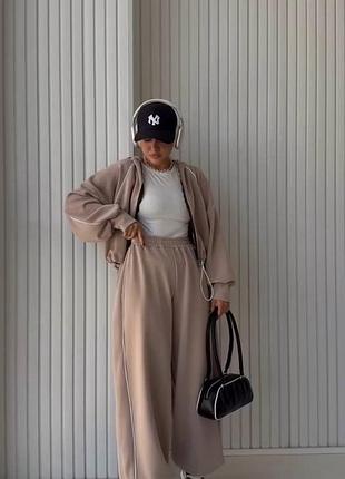 Костюм жіночий