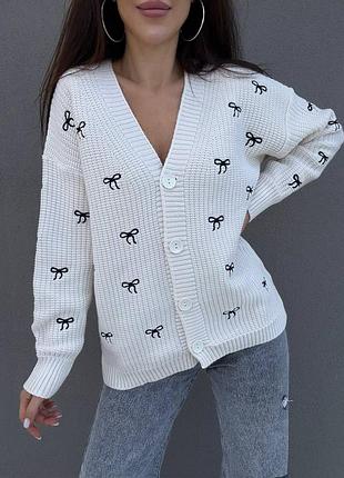 Кардиган бантики с пуговицами белый