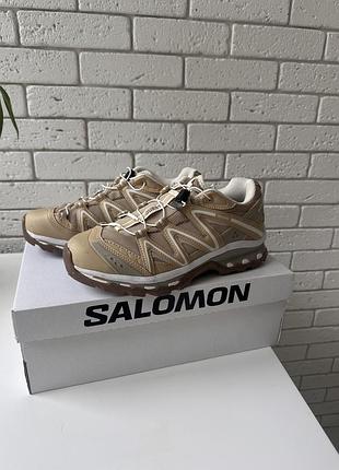 Salomon водовідштовхувальні кросівки в ідеальному стані
