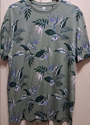 Футболка стильна