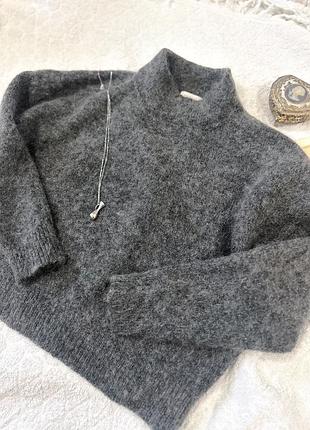 Пухкий мохеровий светр з вовною у складі