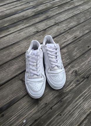 Adidas forum platform. adidas forum. кроссовки 41 размер. кроссовки на платформе. кожаные кроссовки.