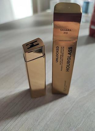 Помада hourglass unlocked satin creme lipstick, відтінок sahara 310.