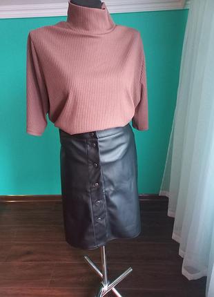 Спідниця з штучної  шкіри на гудзиках