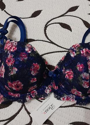 Бюстгальтер, размер 60 (28) с , фирмы boux