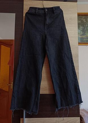 Джинсы широкие